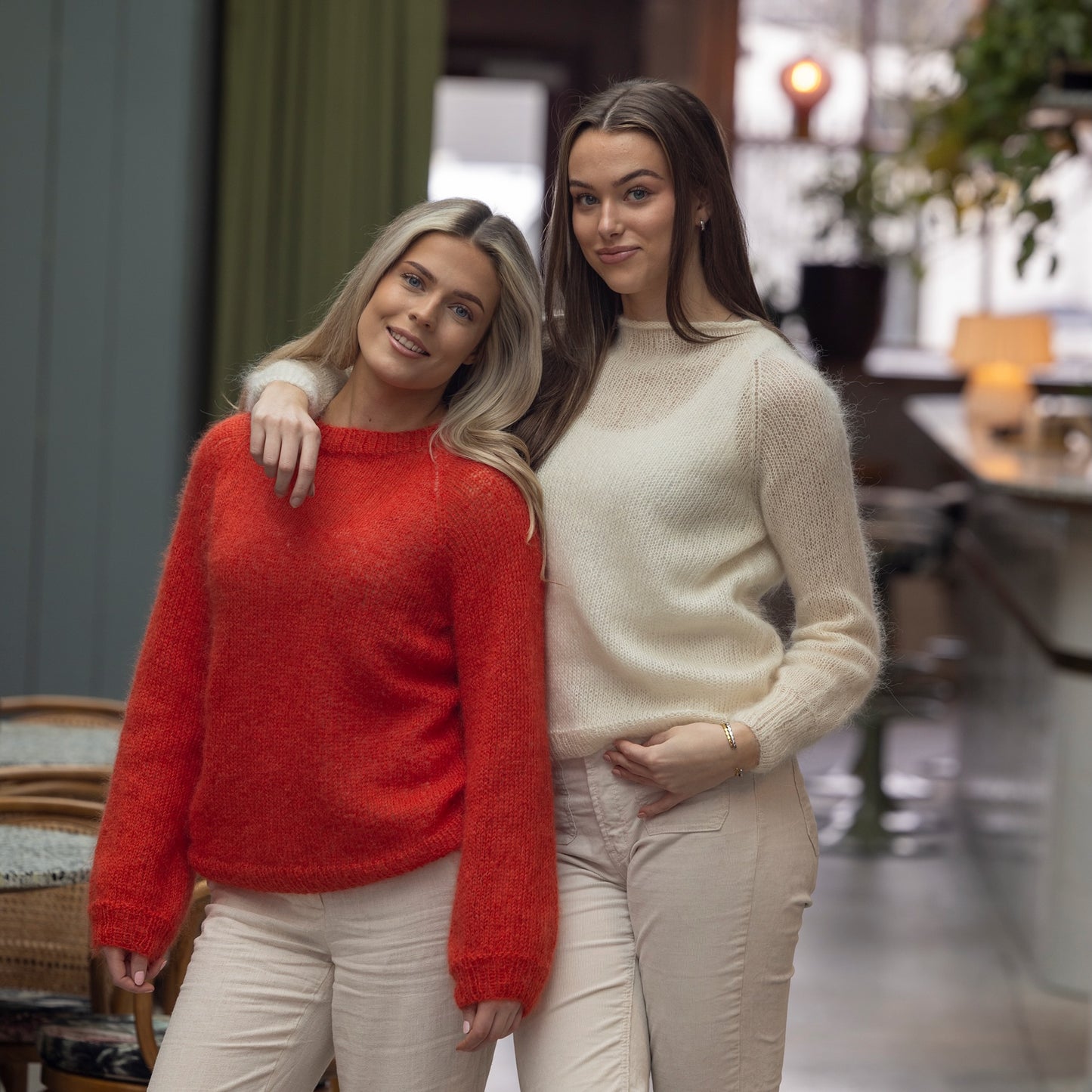 Strikk The Look: Petrolia-genser tomatrød