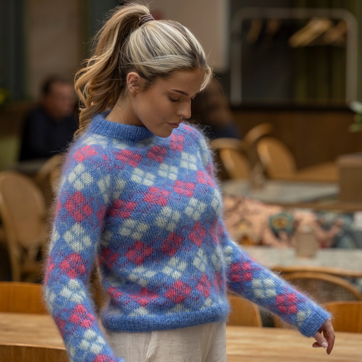 Strikk The Look: Argyle-genser mellomblå