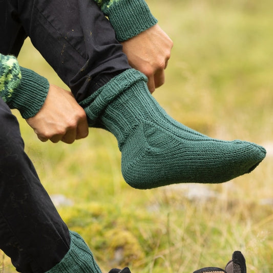 Strikk The Look: Alaska-sokker mørk grønn