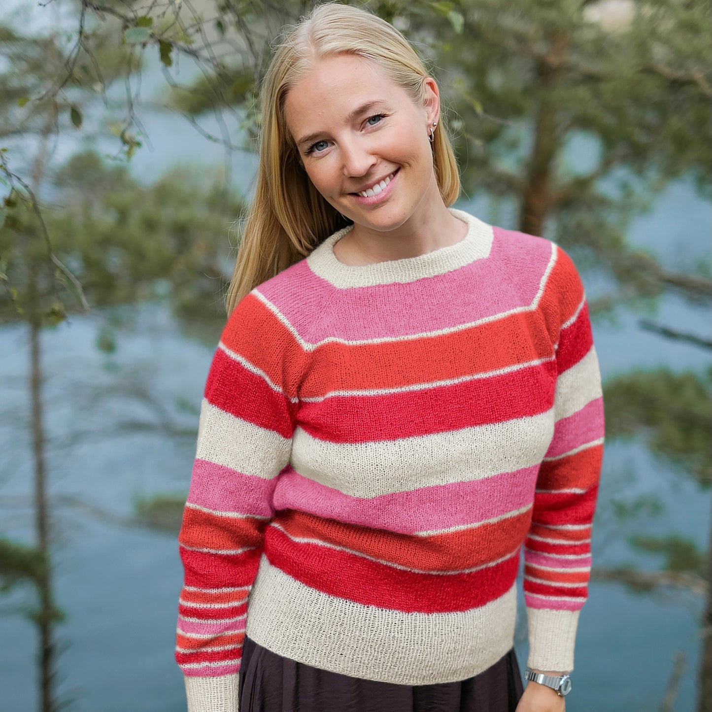 Strikk The Look: Tvist-genser rød