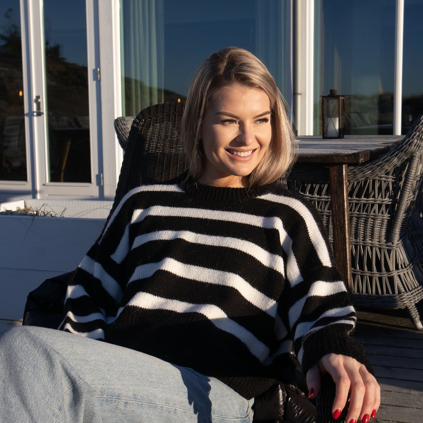 Strikk The Look: Alexa-genser svart