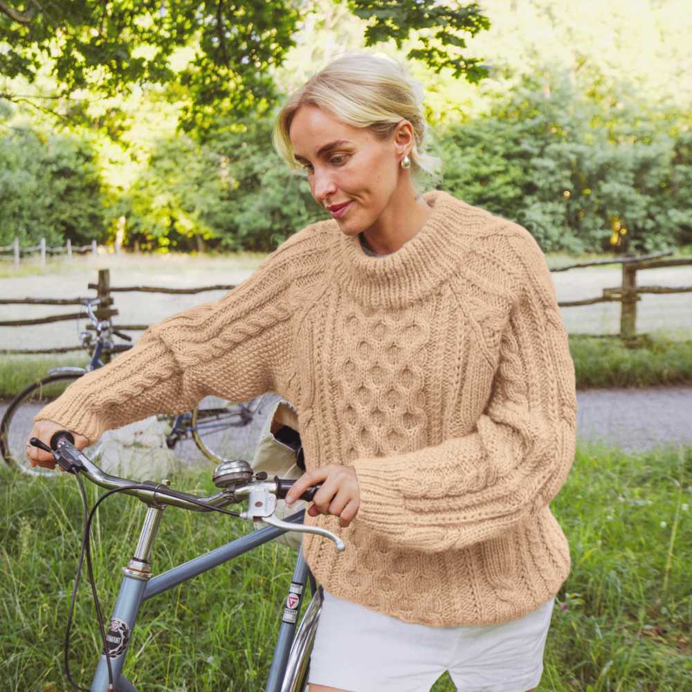 Strikk The Look: Ådne-genser lys beige
