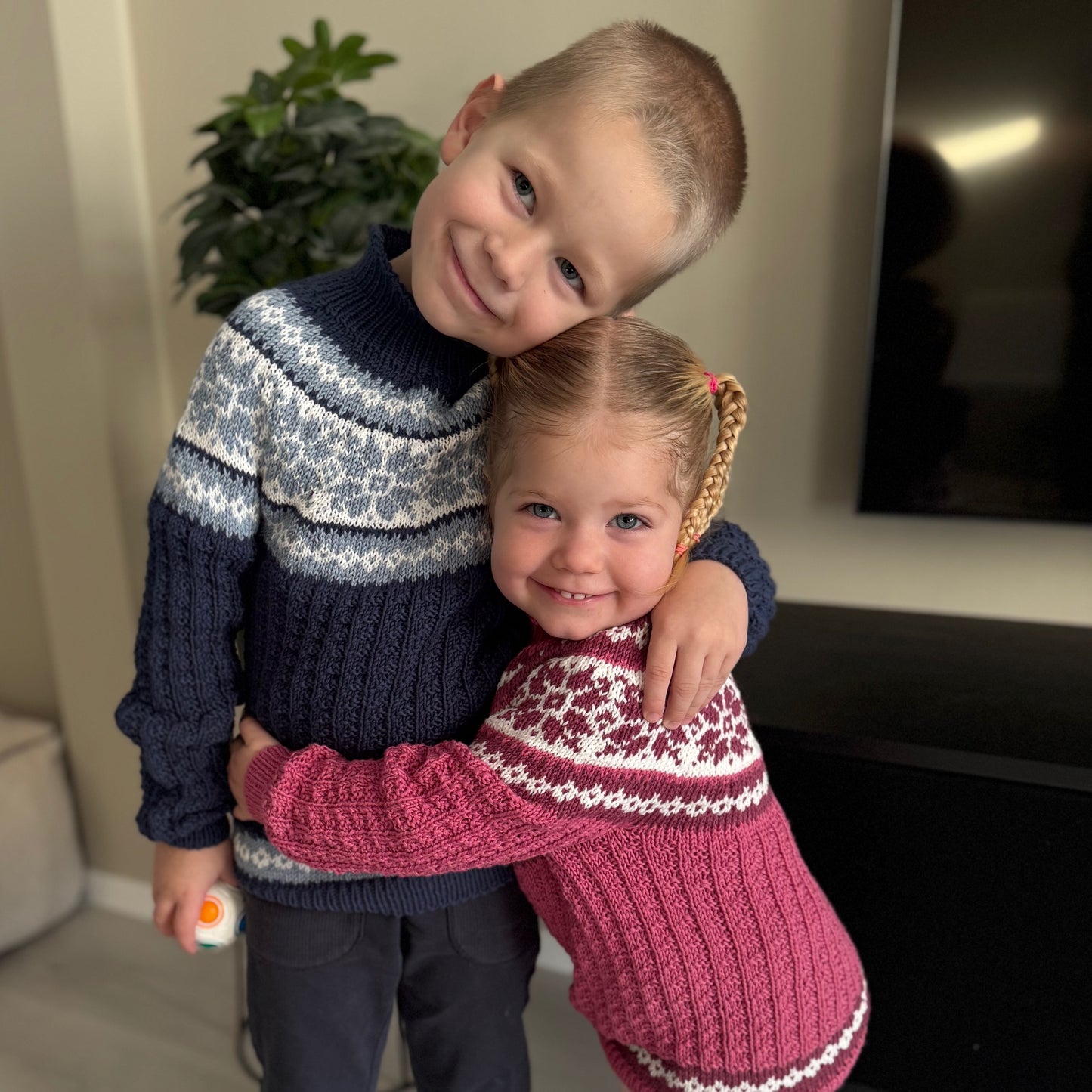 Strikk The Look: Solin-genser cerise