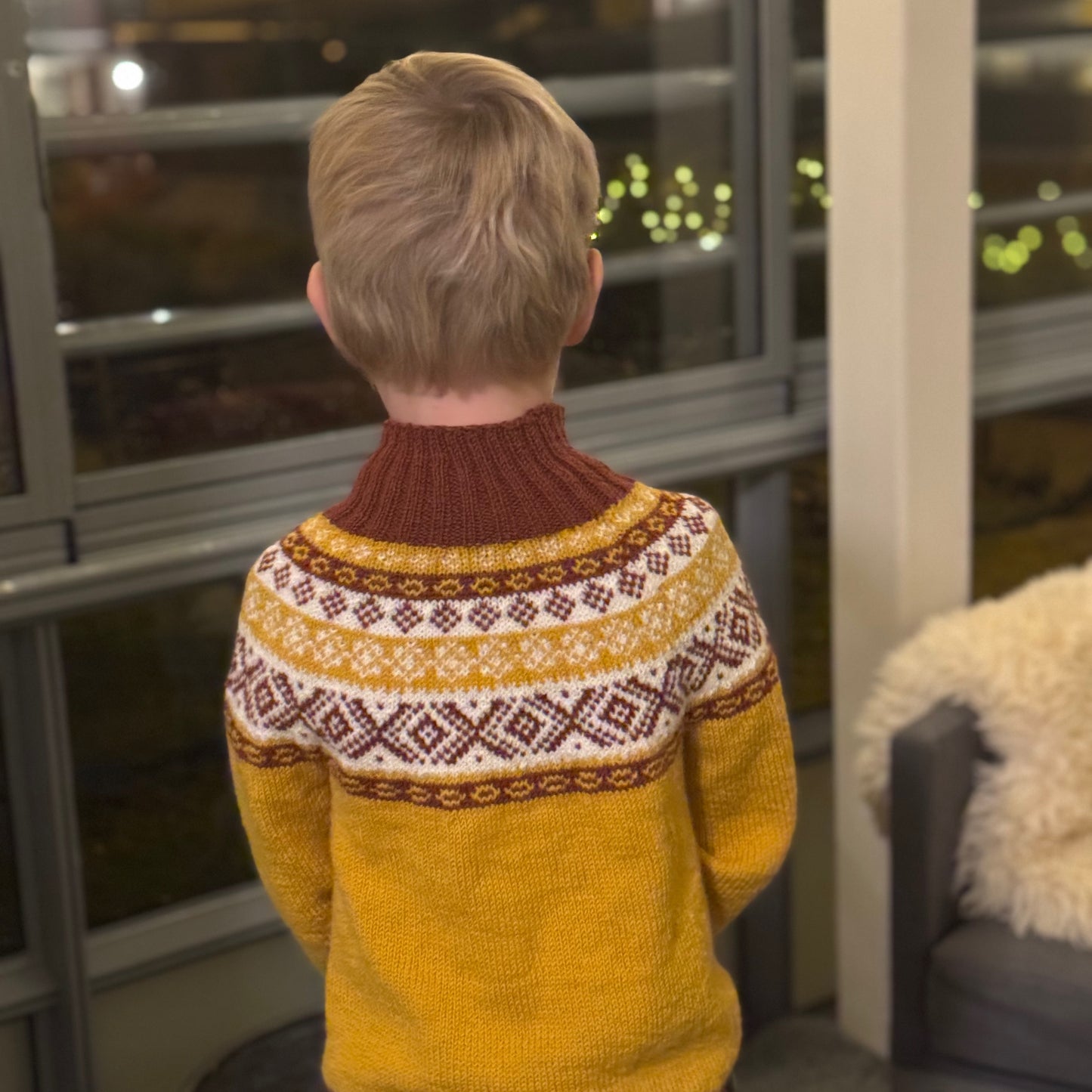 Strikk The Look: Sokrates-genser gul