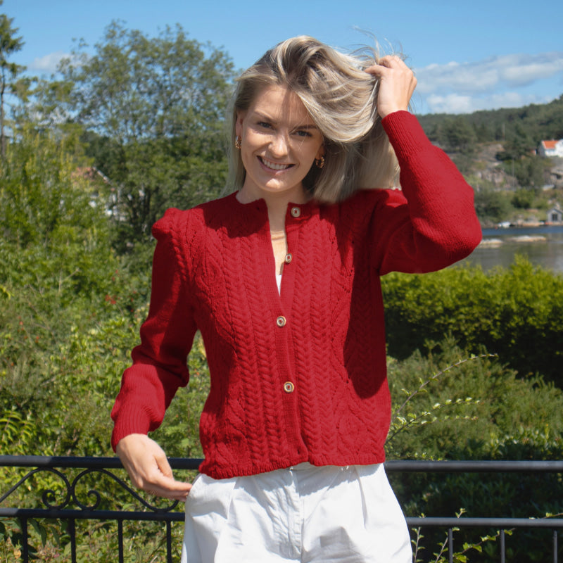Strikk The Look: Tresser cardigan rød