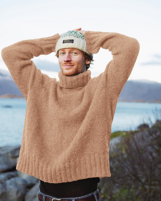 Strikk The Look: Haga unisex chunky-genser honning/rosa kamel