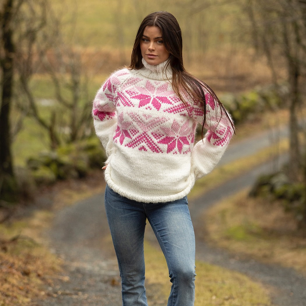 Strikk The Look: Sno-genser hvit-rosa