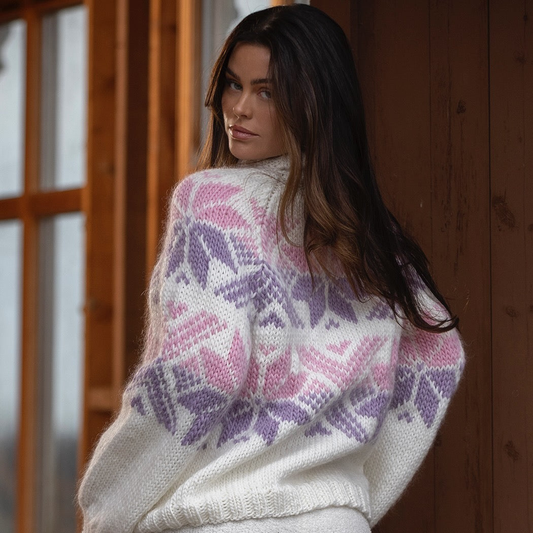 Strikk The Look: Snoi-genser hvit-lilla-rosa