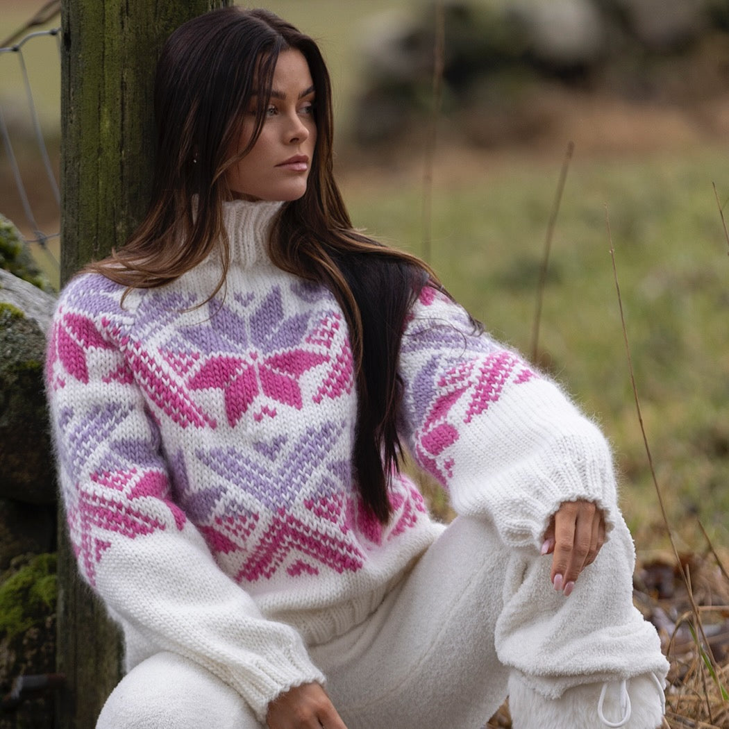 Strikk The Look: Snoi-genser hvit-rosa/lilla