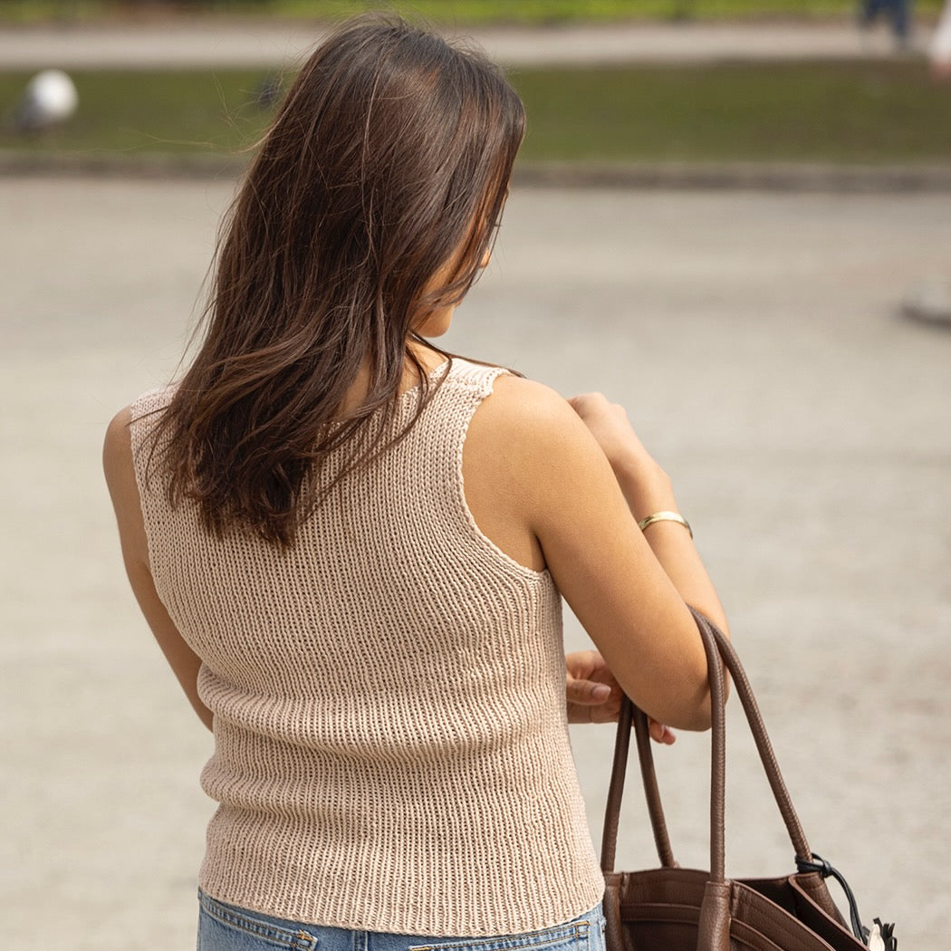 Strikk The Look: Studio-topp beige