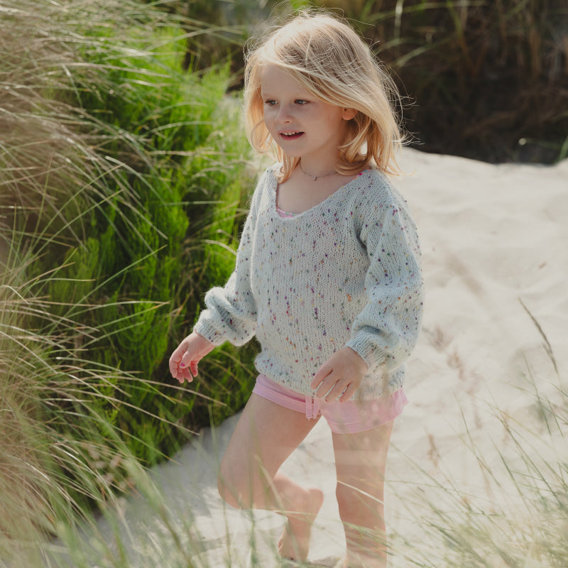 Strikk The Look: Amanda-genser lys blå