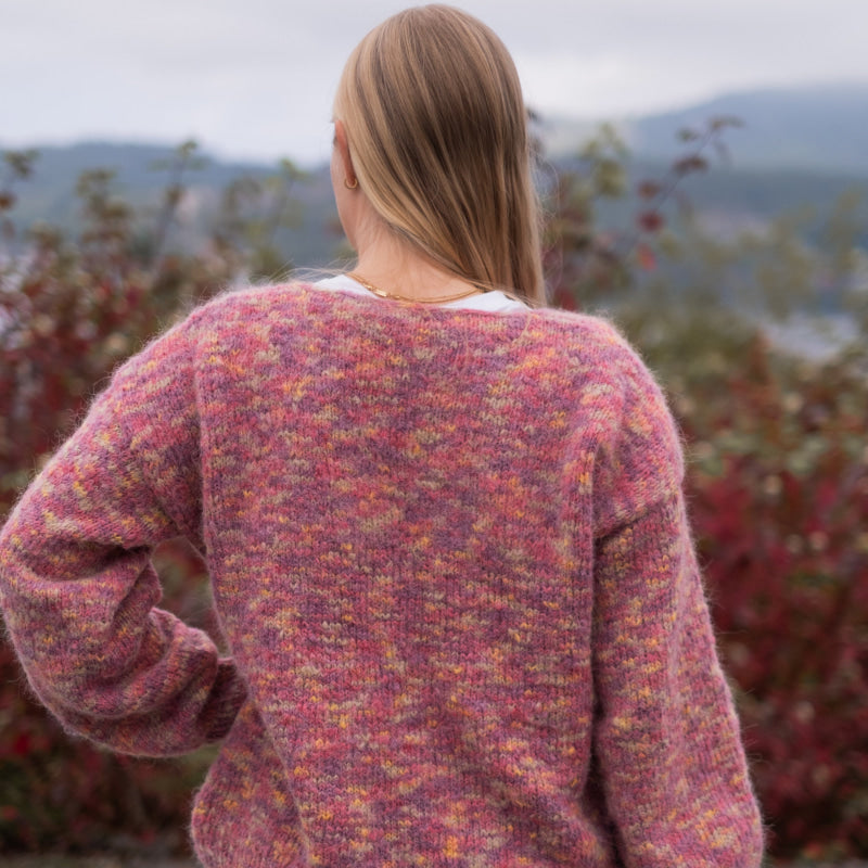 Strikk The Look: Amanda-genser mango bringebær soft