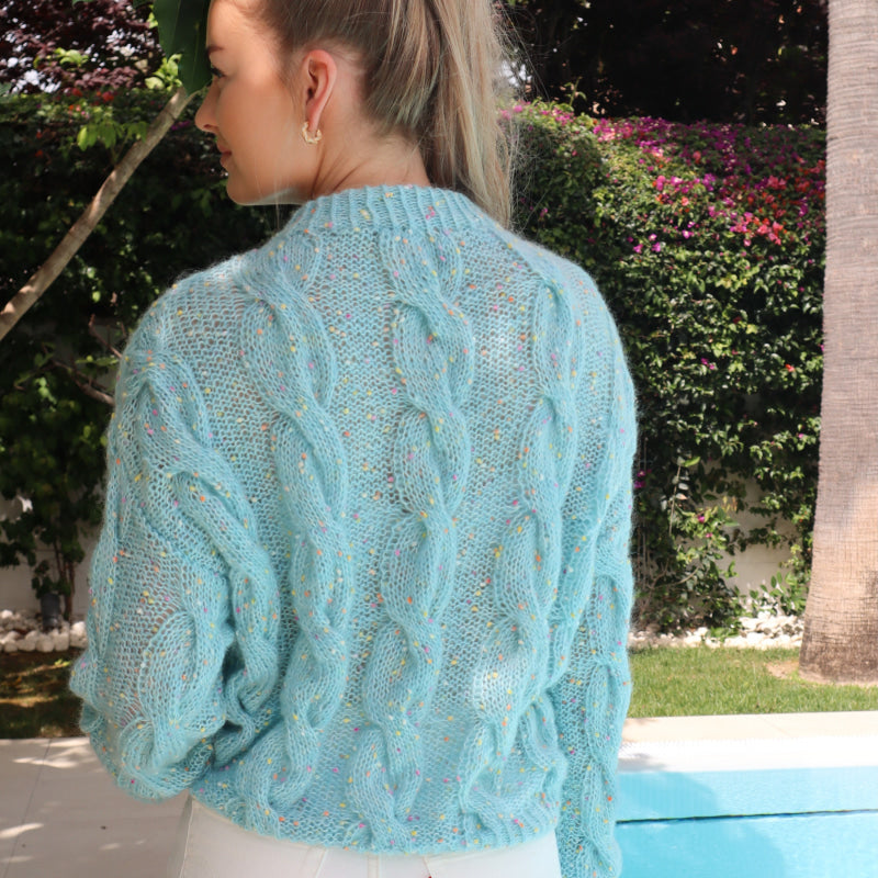 Strikk The Look: Cable-genser lys turkis