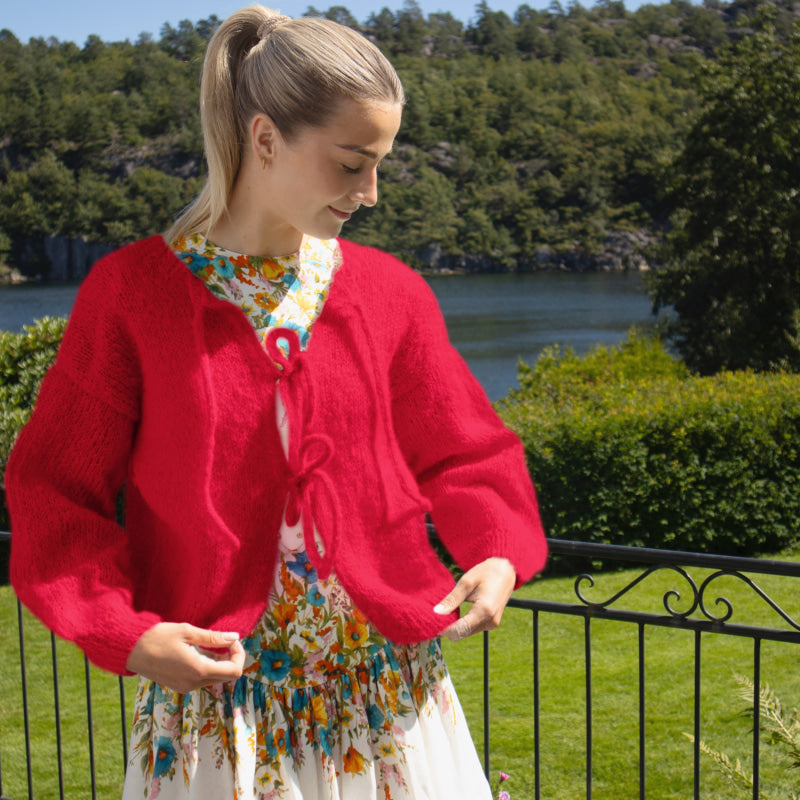 Strikk the Look:  Cord-jakke dyp rød