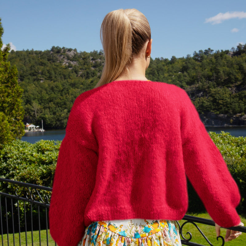 Strikk the Look:  Cord-jakke dyp rød