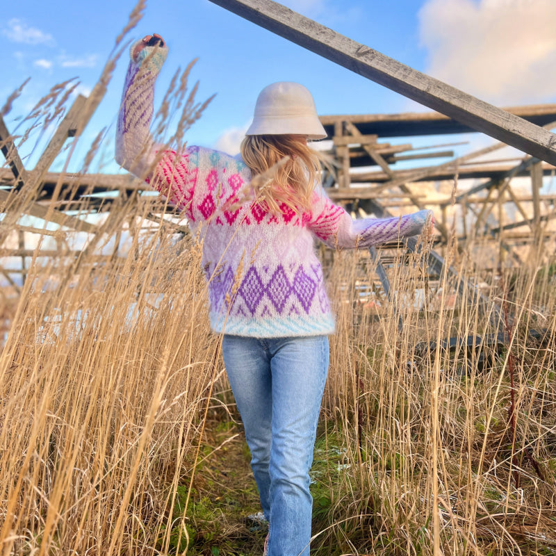Strikk The Look: Diamant-genser hvit