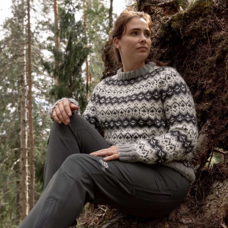 Strikk The Look: Drifa-genser grå (older)