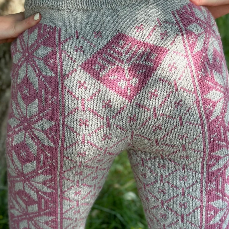 FERDIGSTRIKK: Ellinor-bukse M