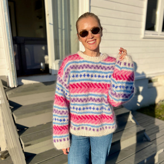 Strikk The Look:  Hanami-genser hvite, Ingrid Raadim