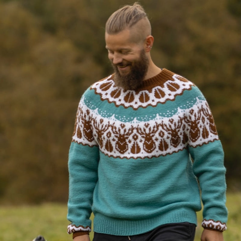 Strikk The Look: Hjorte-genser petrol