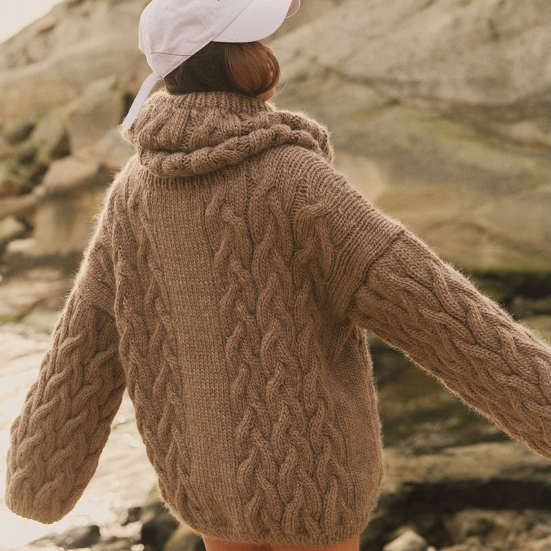 Strikk The Look: Honningsvåg-genser og hals mellombrun