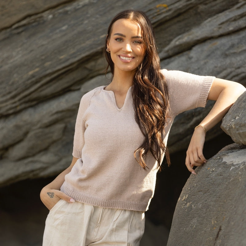 Strikk The Look: Latte-t-skjorte beige