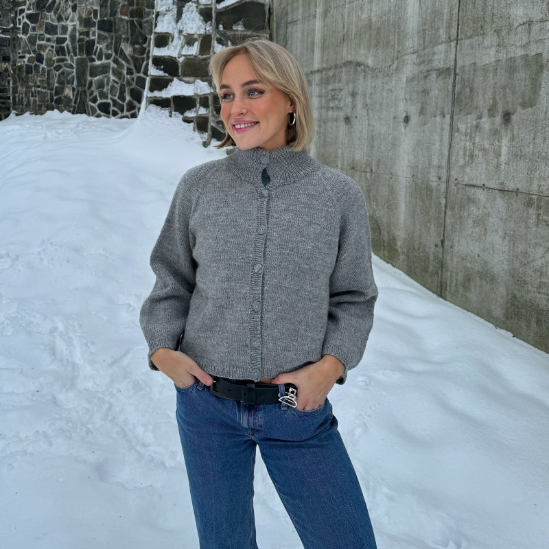 Strikk The Look: Nøkken-cardigan grå, sterk