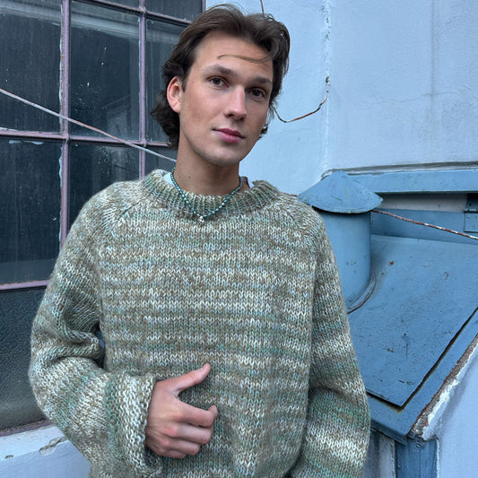 Strikk The Look: Øyunn unisex-genser mint/nøttebrun