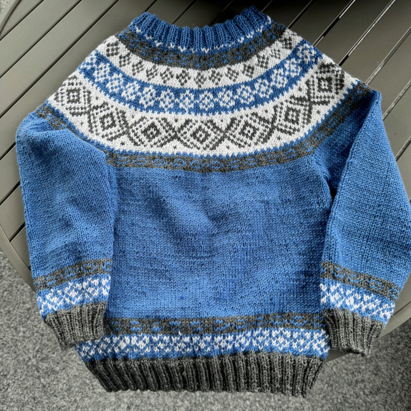 Strikk The Look: Sokrates-genser kongeblå