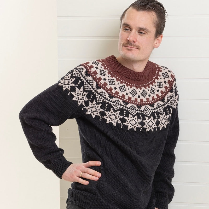 Strikk The Look: svartor-genser svart