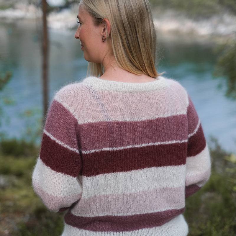 Strikk The Look: Tvist-genser bordeaux