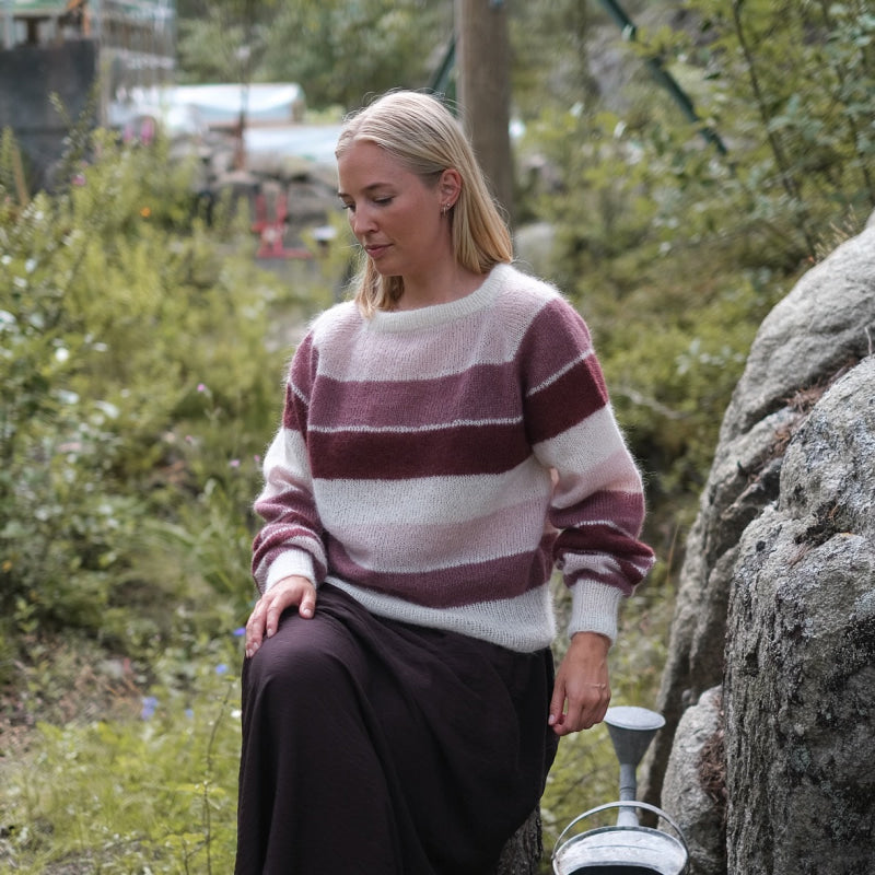 Strikk The Look: Tvist-genser bordeaux