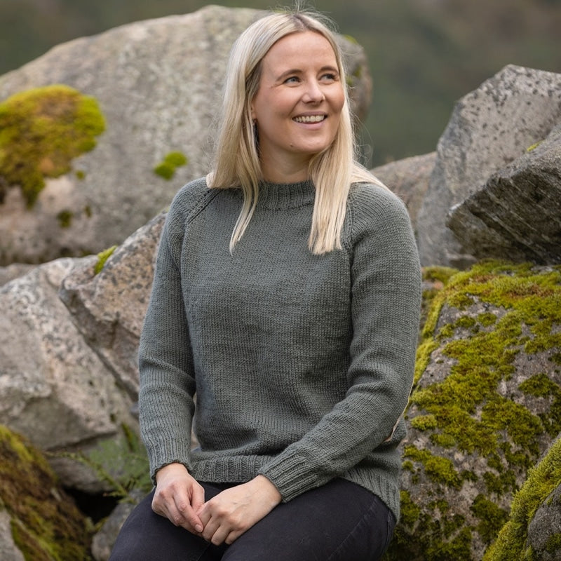 Strikk The Look: Ullin-genser støvet grønn