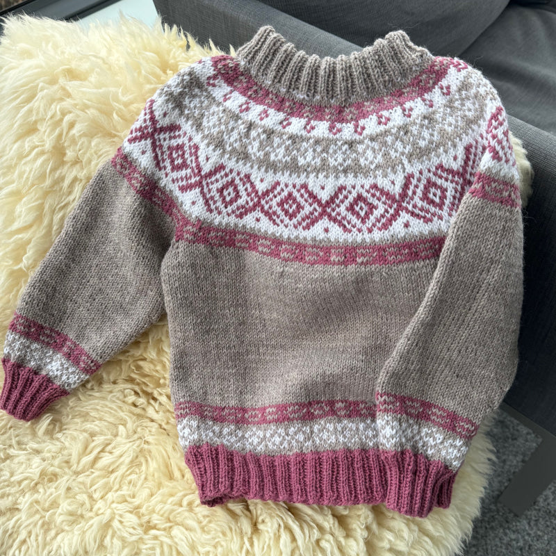 Strikk The Look: Sokrates-genser lys brun