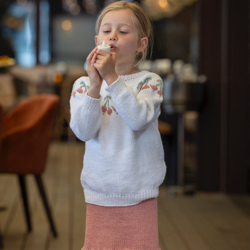 VKG 2518 3 strikkepakke: Vilea skjørt Katalog