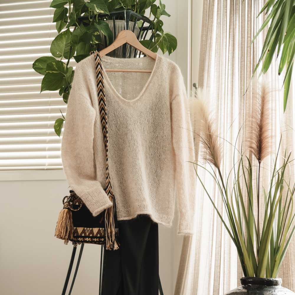 Strikk The Look: Myk-genser beige