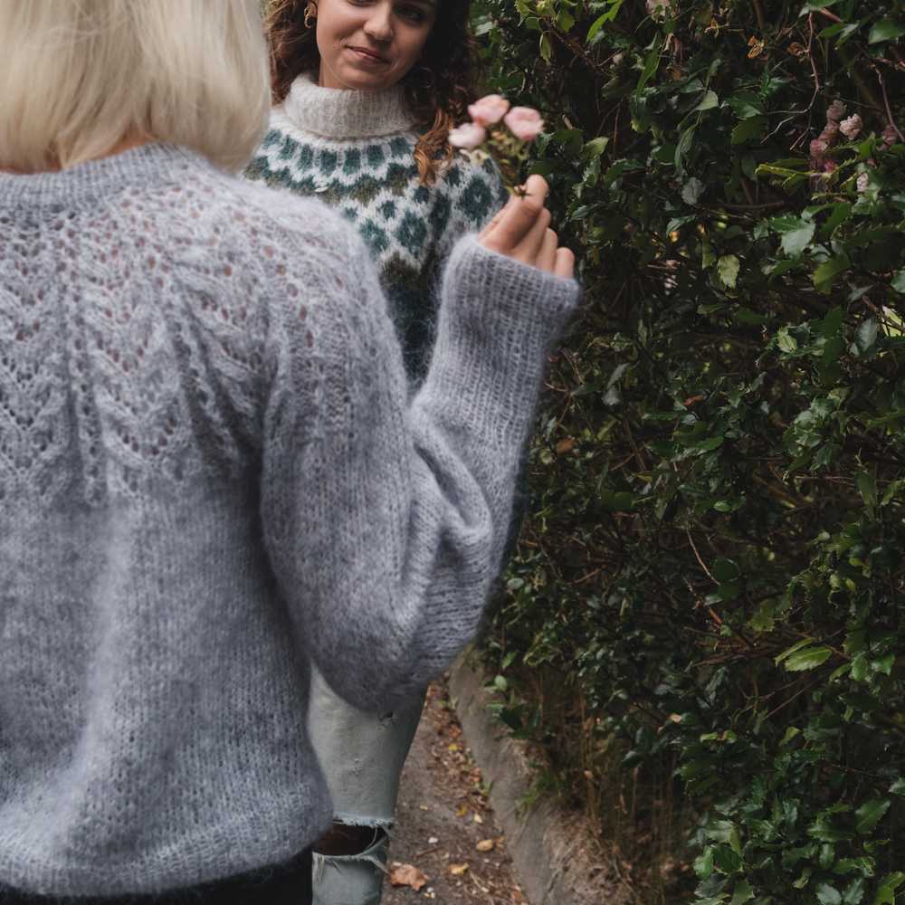 Strikk The Look: Soft-genser lys grå