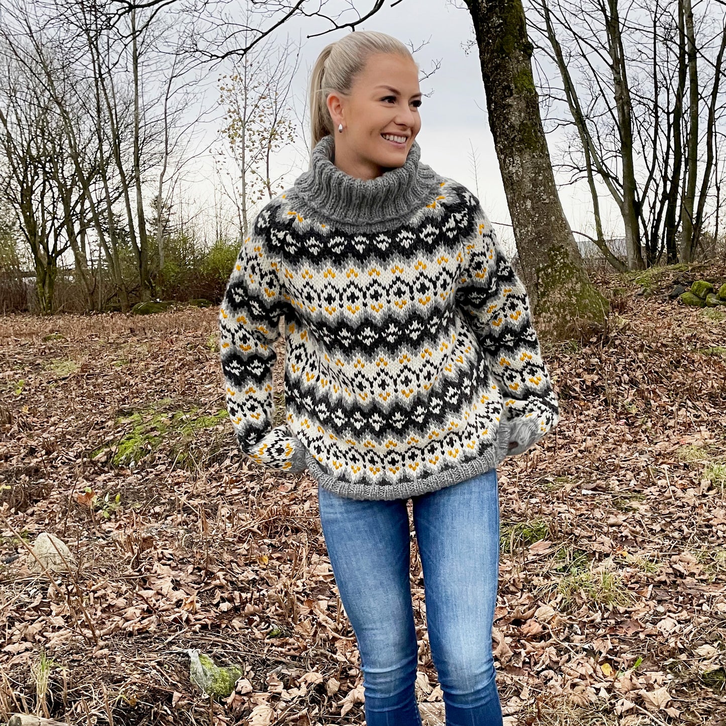 Strikk The Look: Drifa-genser dame lys grå/ gul