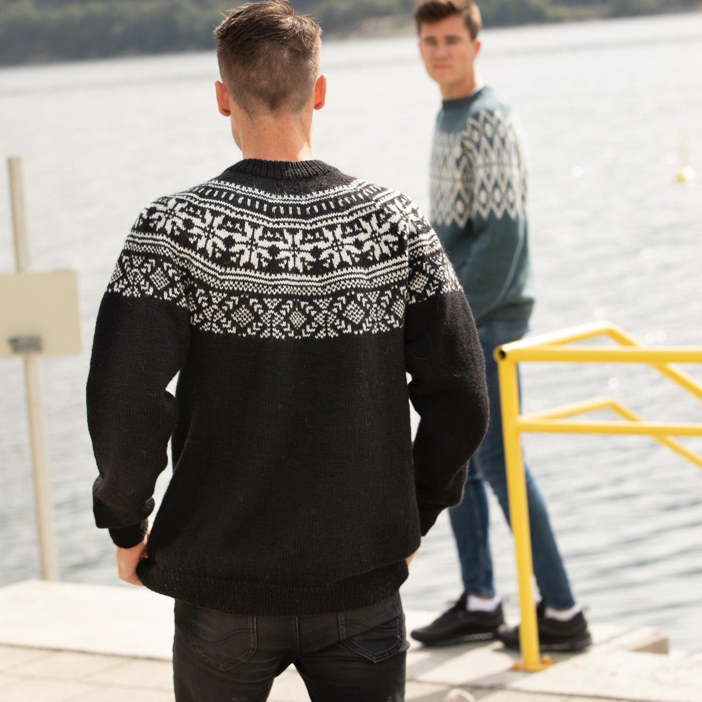 Strikk The Look: Frost-genser svart