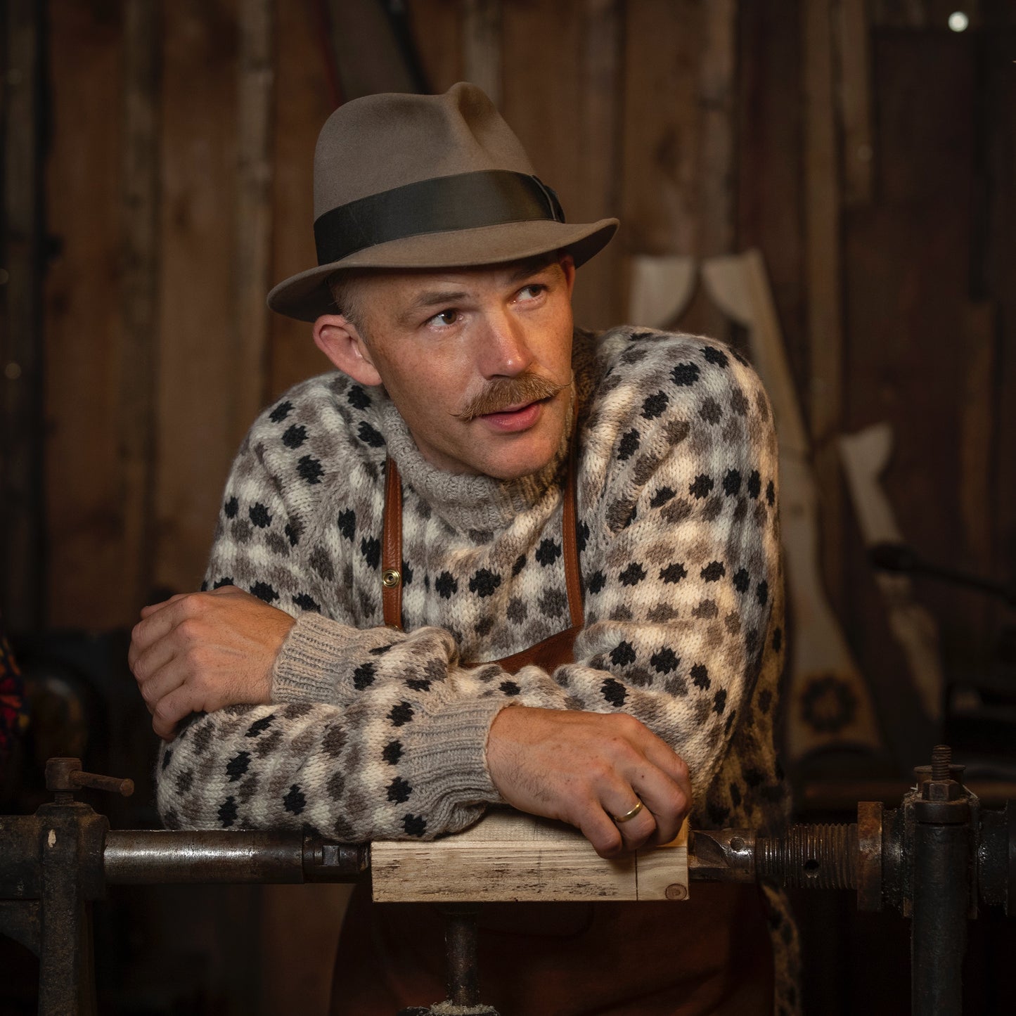 Strikk The Look: Oppfinner-genseren Lys grå