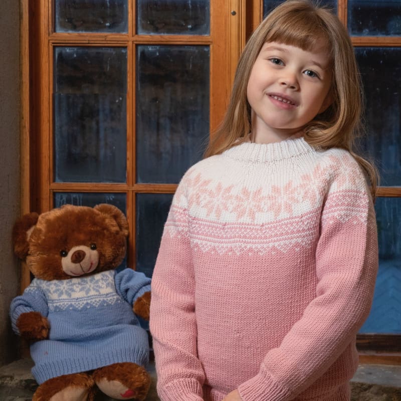 Strikk The Look: Setesdal-genser Helja blå (barn)