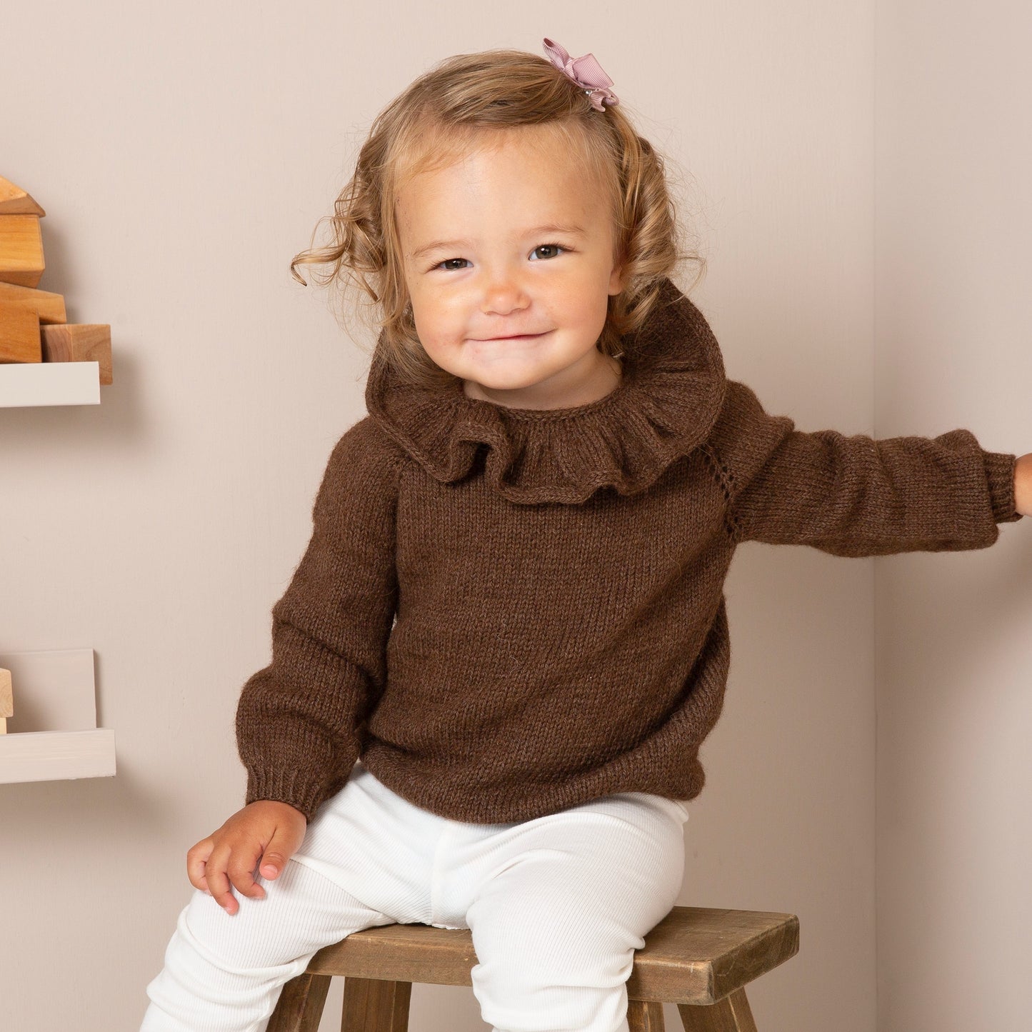 Strikk The Look: Otelie-genser barn brun