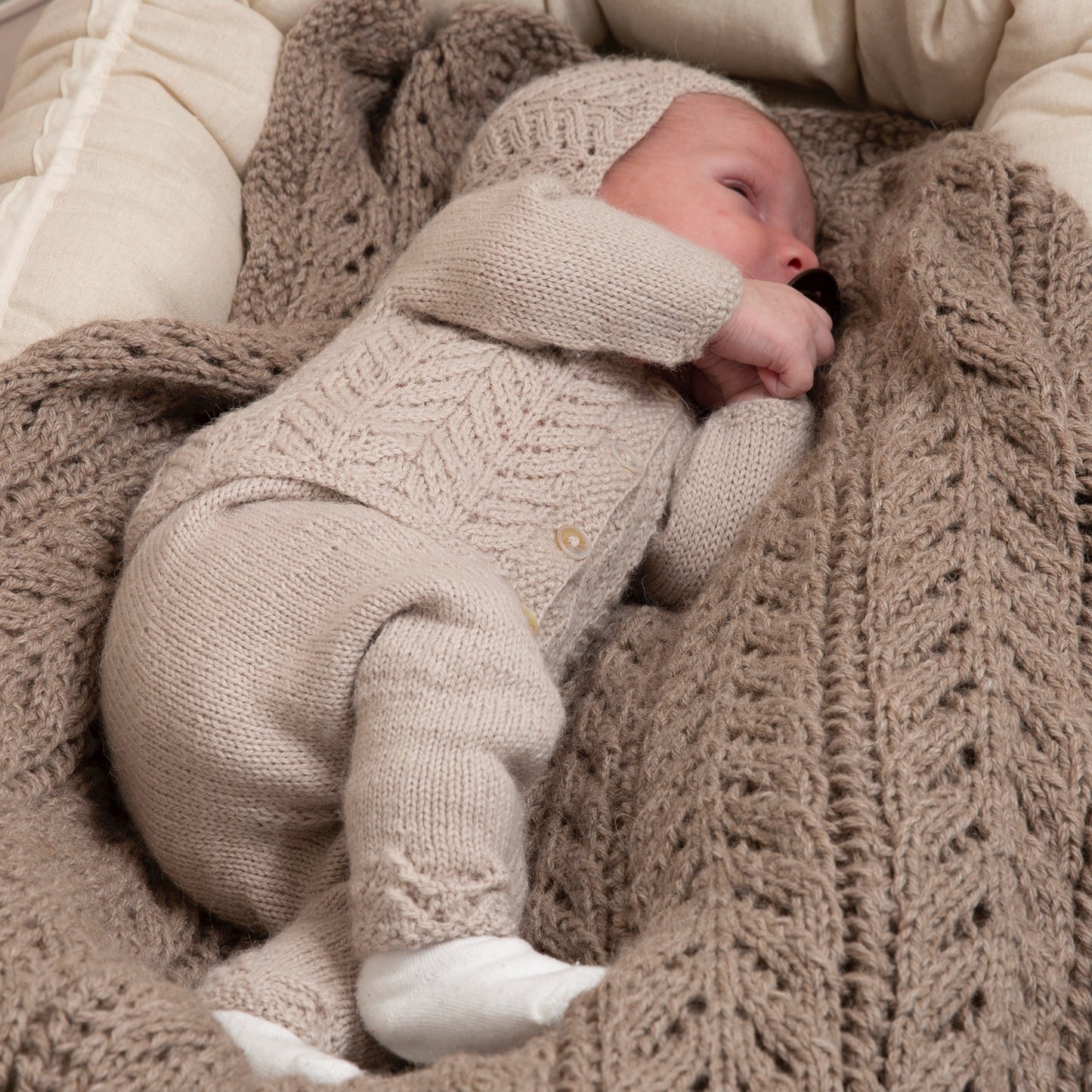 Strikk The Look: Myrtell-sett sand