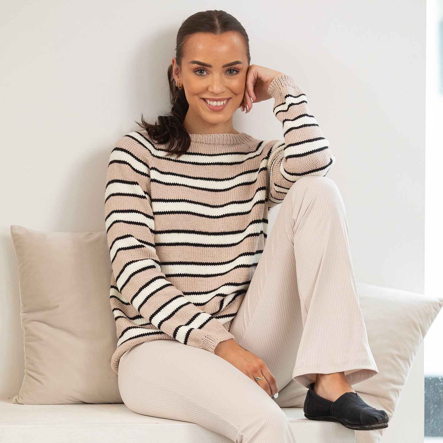 Strikk The Look : Mimosa-genser beige