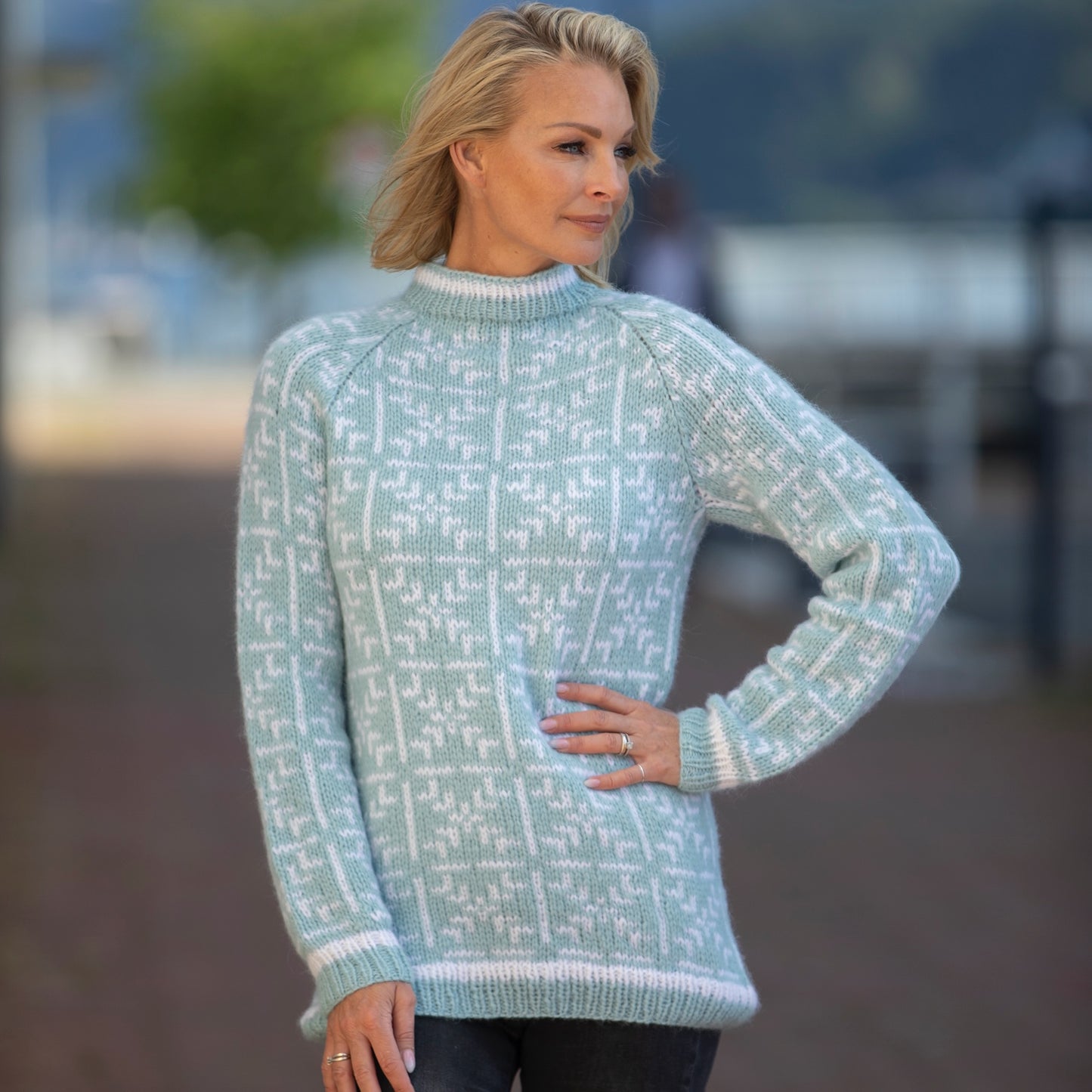 Strikk The Look: Faith-genser lys petrol