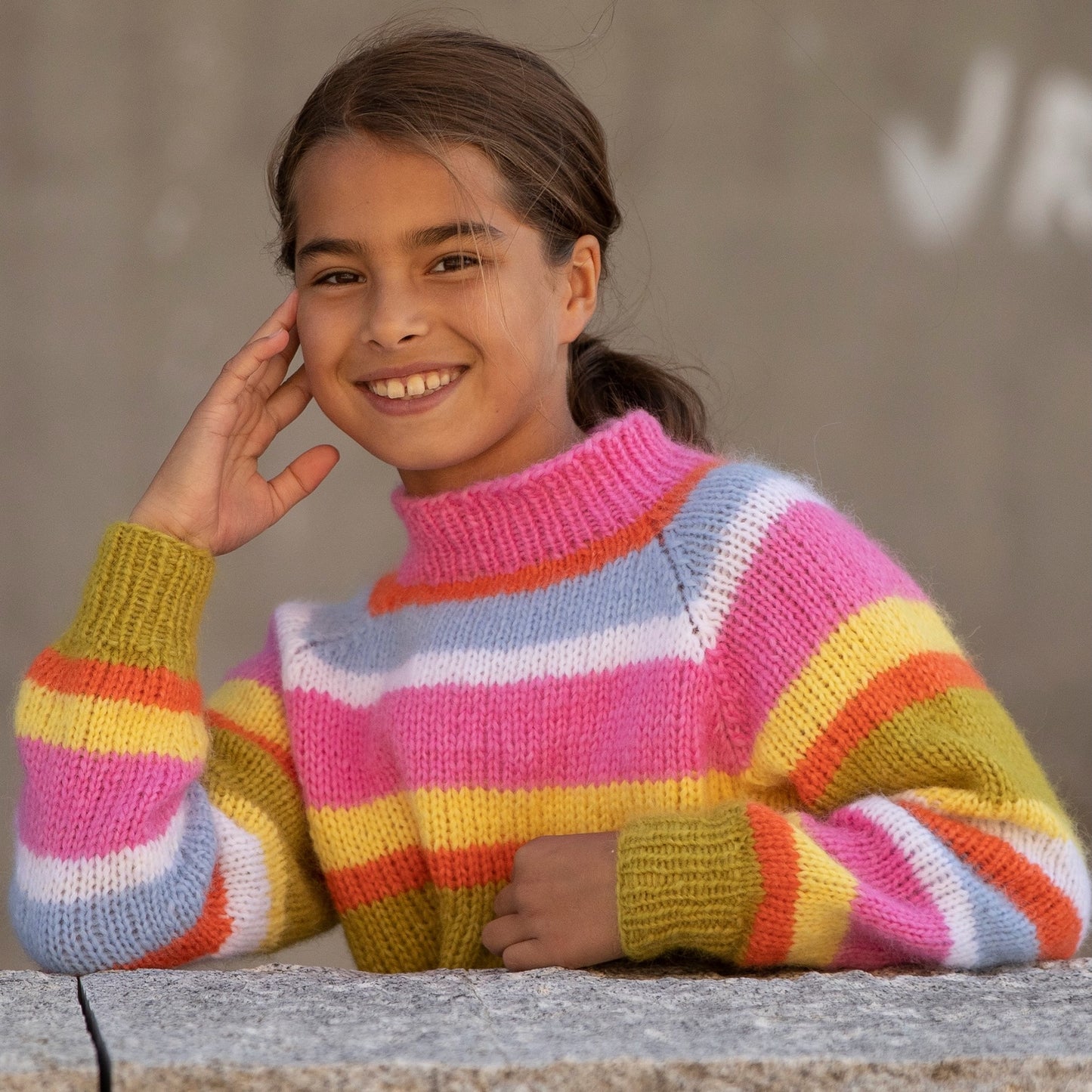 Strikk The Look: Malia-genser barn