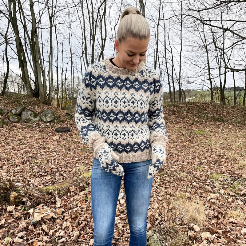 Strikk The Look: Drifa-genser beige/hvit/blå
