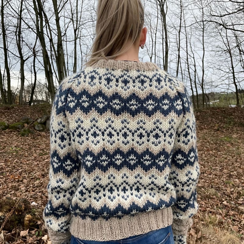 Strikk The Look: Drifa-genser beige/hvit/blå