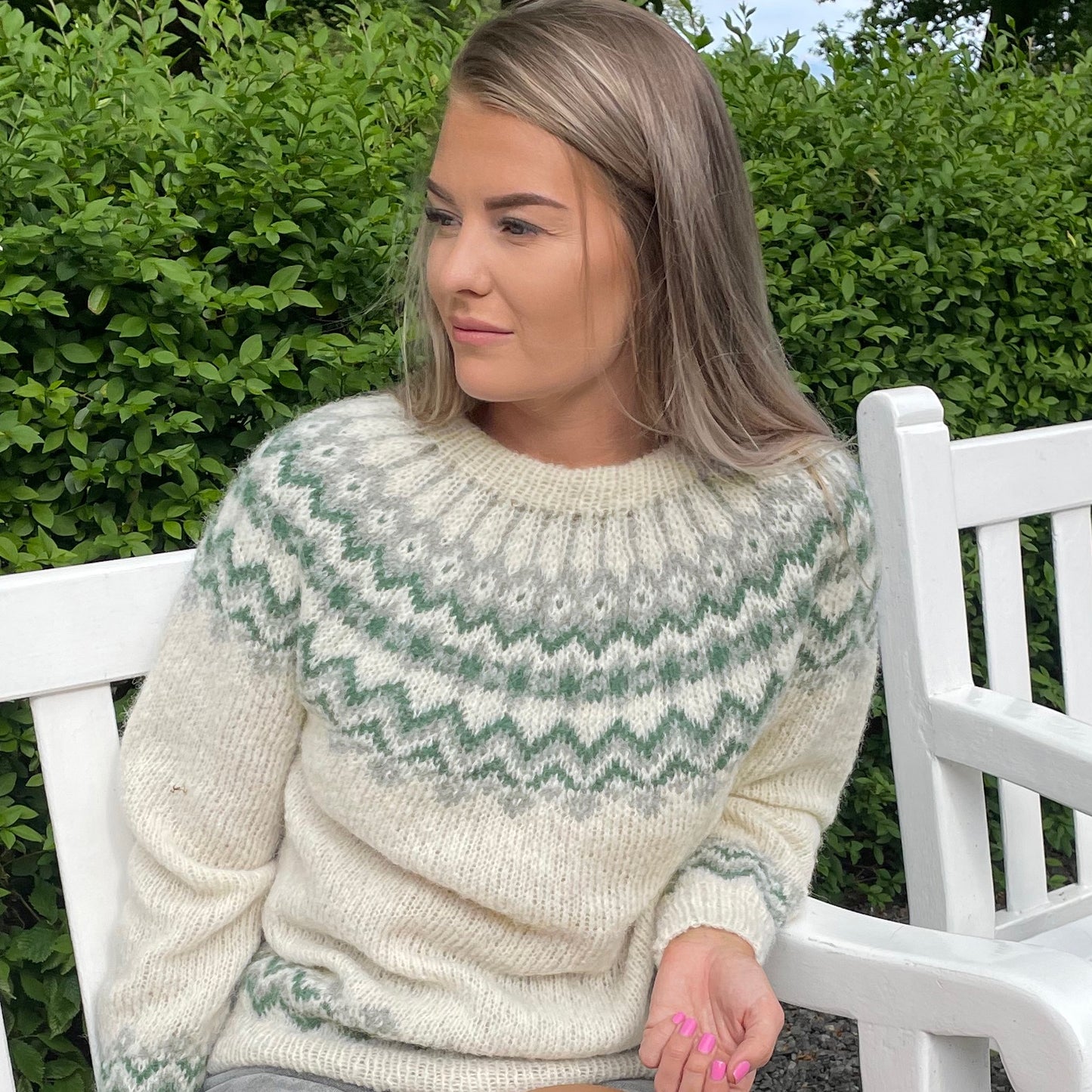Strikk The Look: Dolomitt-genser hvit/grønn