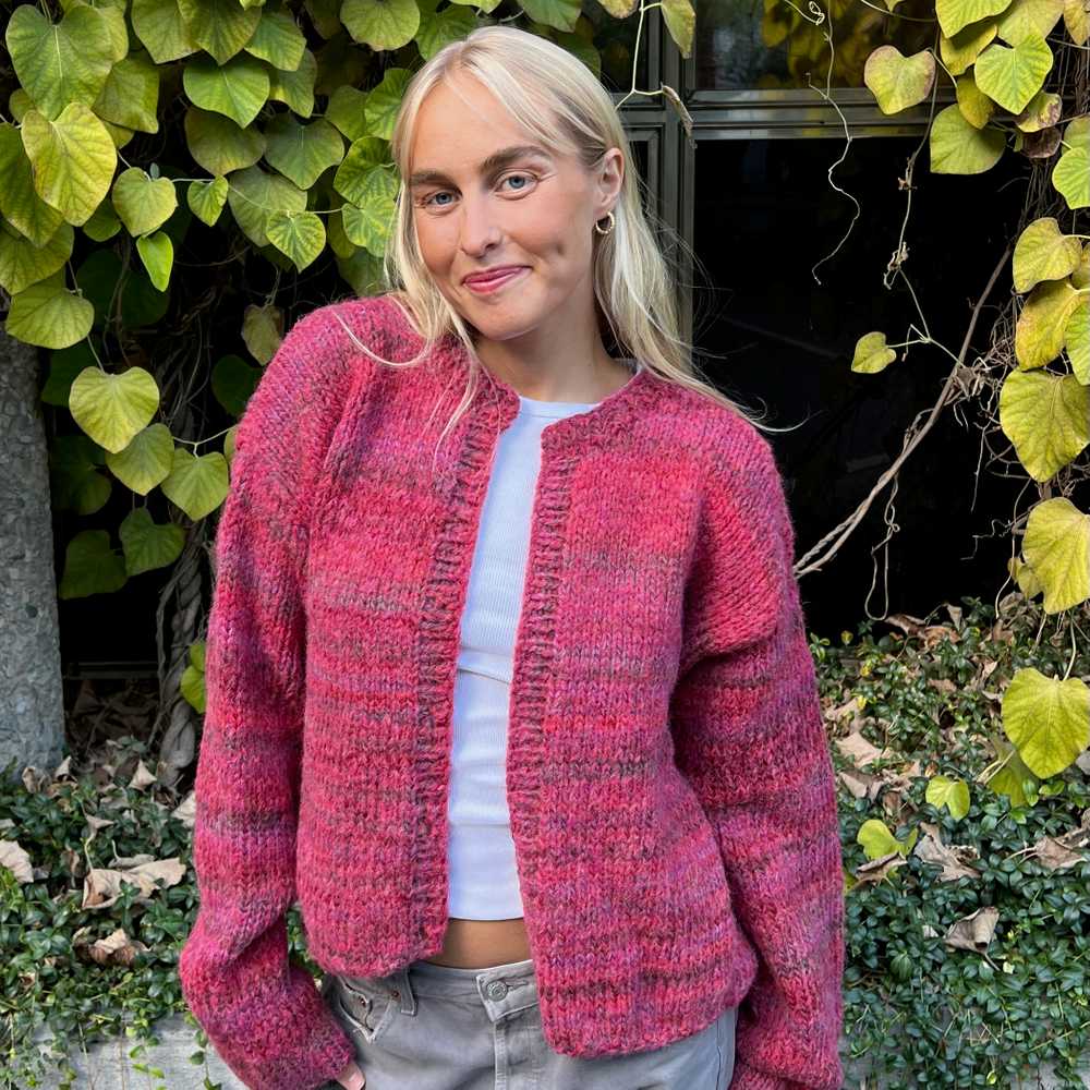 Strikk The look: Øyunn jakke rød